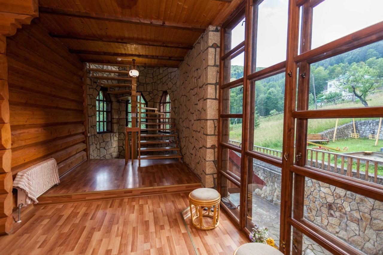 Hotel Альпина Jaremtsche Exterior foto
